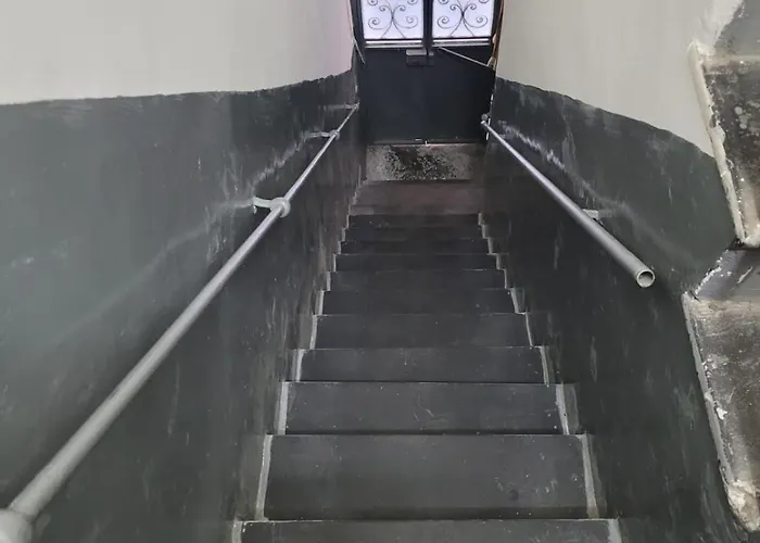 Incoming Spagnoli Tatil Evi Napoli